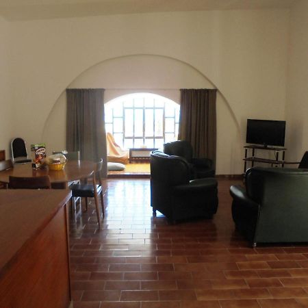 Appartement Ema'S Beach And Nightlife House à Lagos Extérieur photo