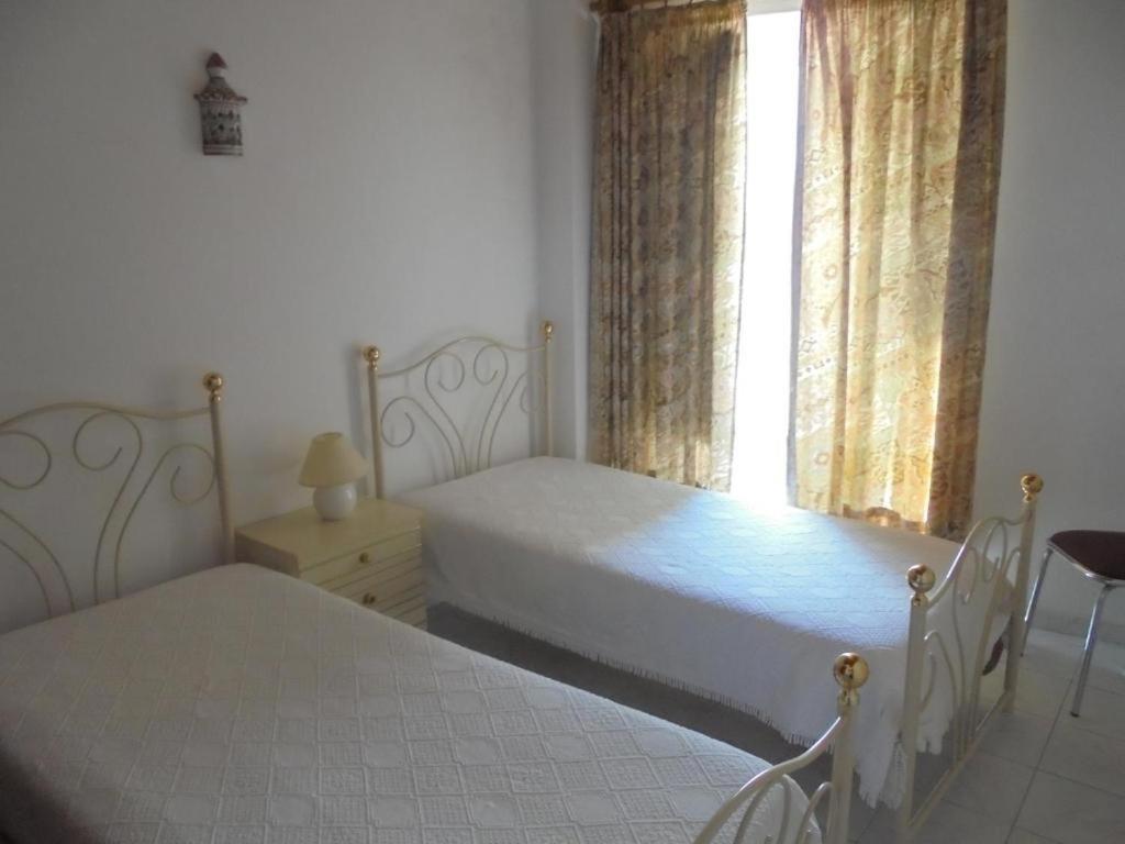Appartement Ema'S Beach And Nightlife House à Lagos Extérieur photo
