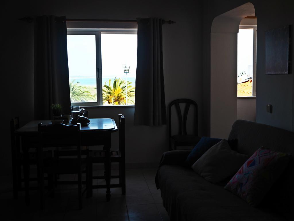 Appartement Ema'S Beach And Nightlife House à Lagos Extérieur photo