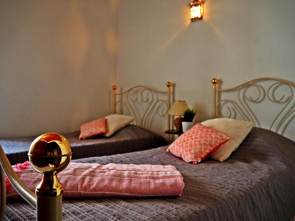 Appartement Ema'S Beach And Nightlife House à Lagos Extérieur photo
