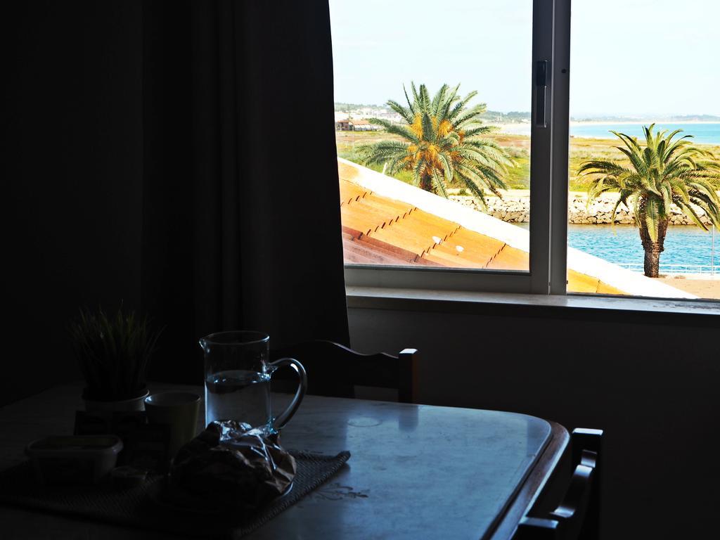 Appartement Ema'S Beach And Nightlife House à Lagos Extérieur photo